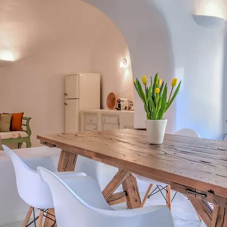 Villa Luna Santorini