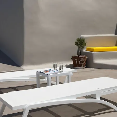 Luna Santorini Pýrgos